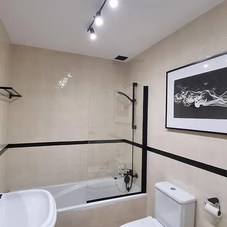 3-bedroom House With A Private Sunny Garden And Community Pool In Near Puerto Banus ماربيا