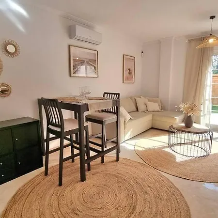 3-bedroom House With A Private Sunny Garden And Community Pool In Near Puerto Banus Σπίτι διακοπών *