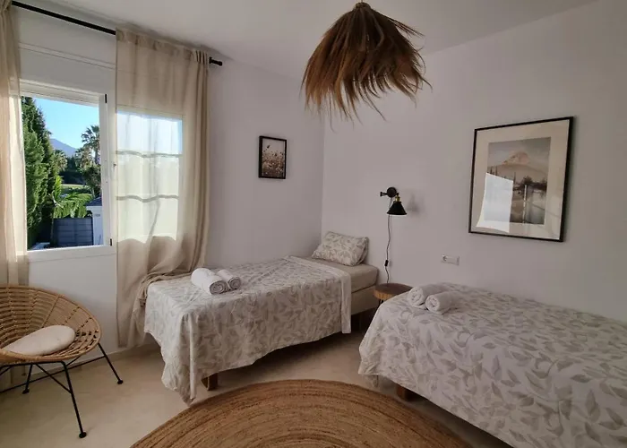 3-bedroom House With A Private Sunny Garden And Community Pool In Nueva Andalucia Near Puerto Banus *